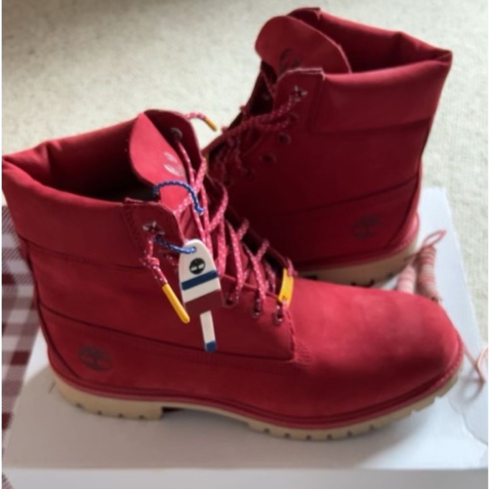10.5 M NEW with box (missing bottle opener) Food Truck-Lobster Timberland